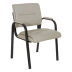Chaise visiteur en similicuir et cadre finition noire