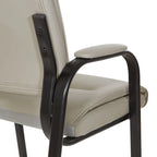 Chaise visiteur en similicuir et cadre finition noire