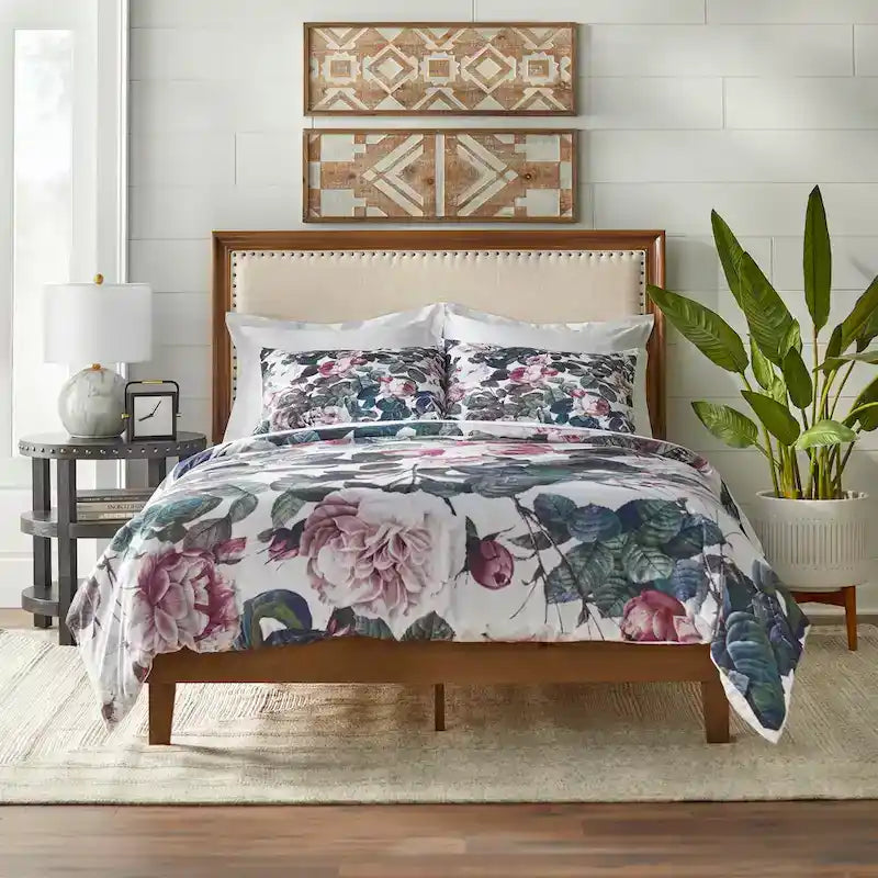  Shaye Upholstered Queen Platform Bed